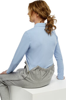 7181 Aangepaste dames pantalon/broek voorzien van Zitsnit, elastische band, ritssluitingen in de broekspijpen en voorzien van b